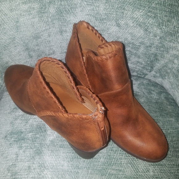 🎉Make an offer Slip On Ankle Boot - Picture 8 of 10